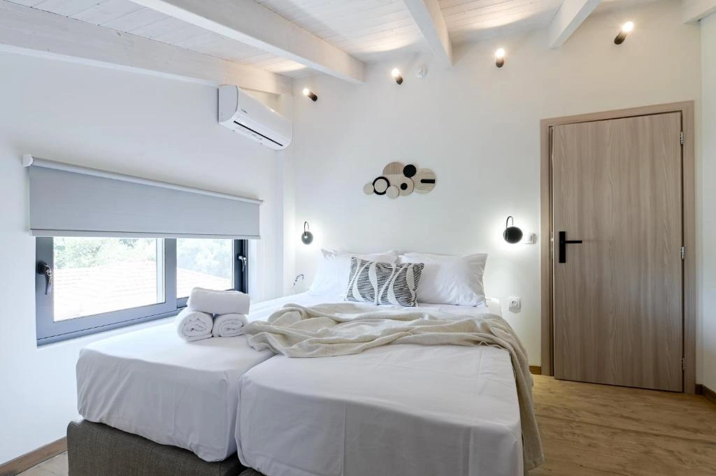 Suite 6 - Gallery 8